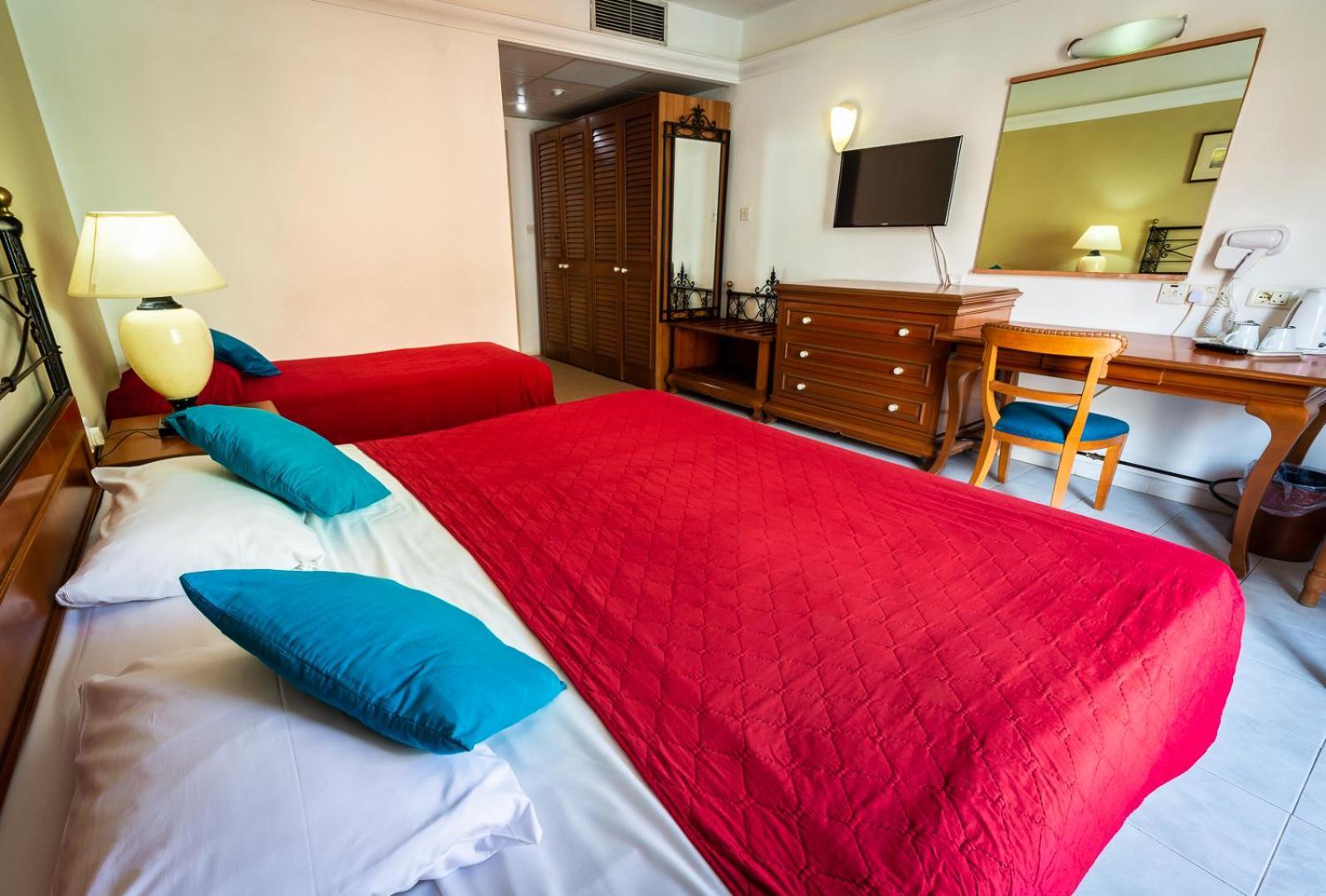 Triple Room,1649879958:JPEG