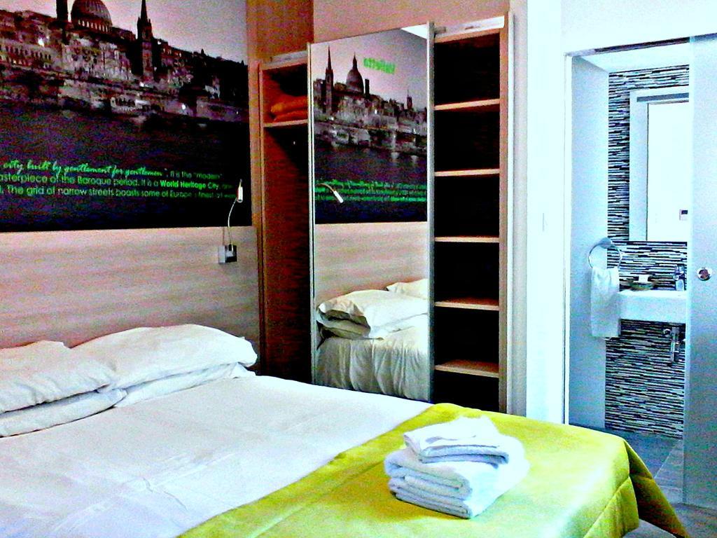 Economy Double Room,1435577359:JPEG