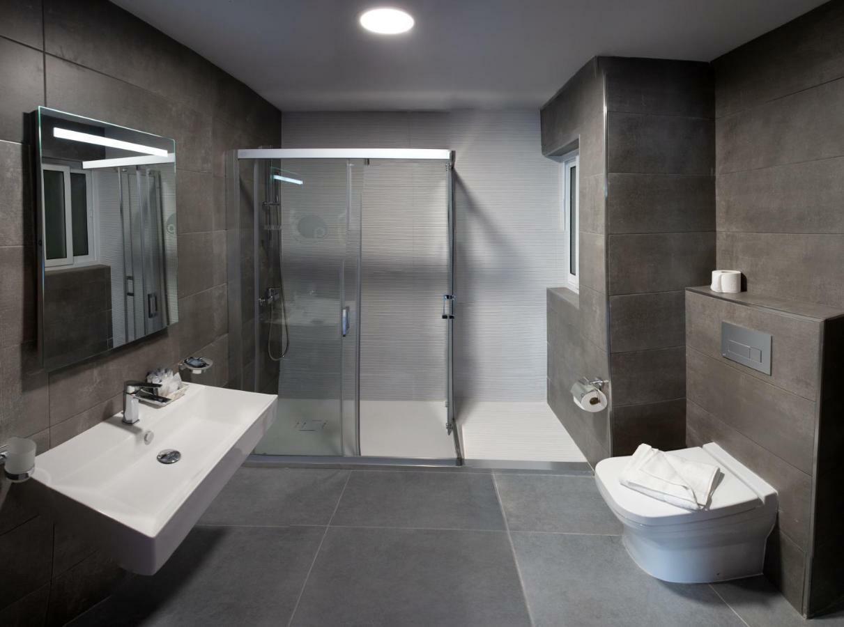 Quarto Familiar Superior com Varanda/Vista Urbana